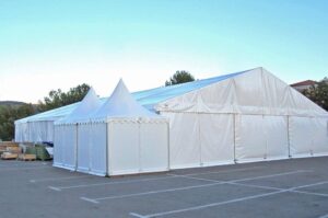 oprema_06 Prireditveni šotor širine 15 m v kompleksu s Pagoda šotorom