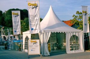 FAIRS: Perceivable and different from the others in the surroundings