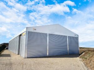 Multipurpose storage unit for a logistics company